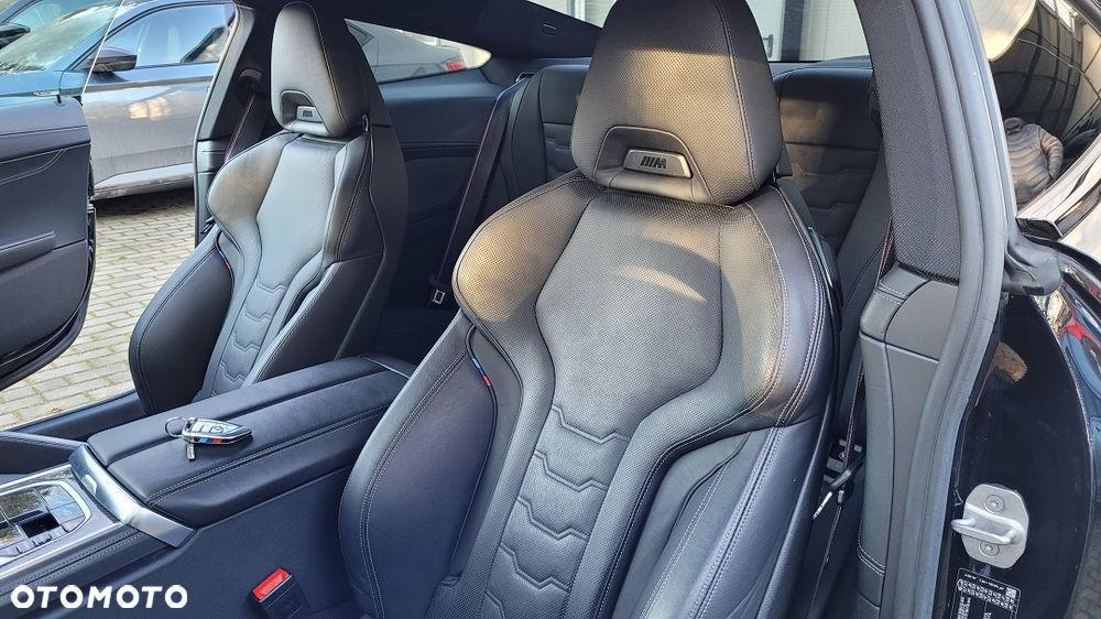 BMW Seria 8 - 24