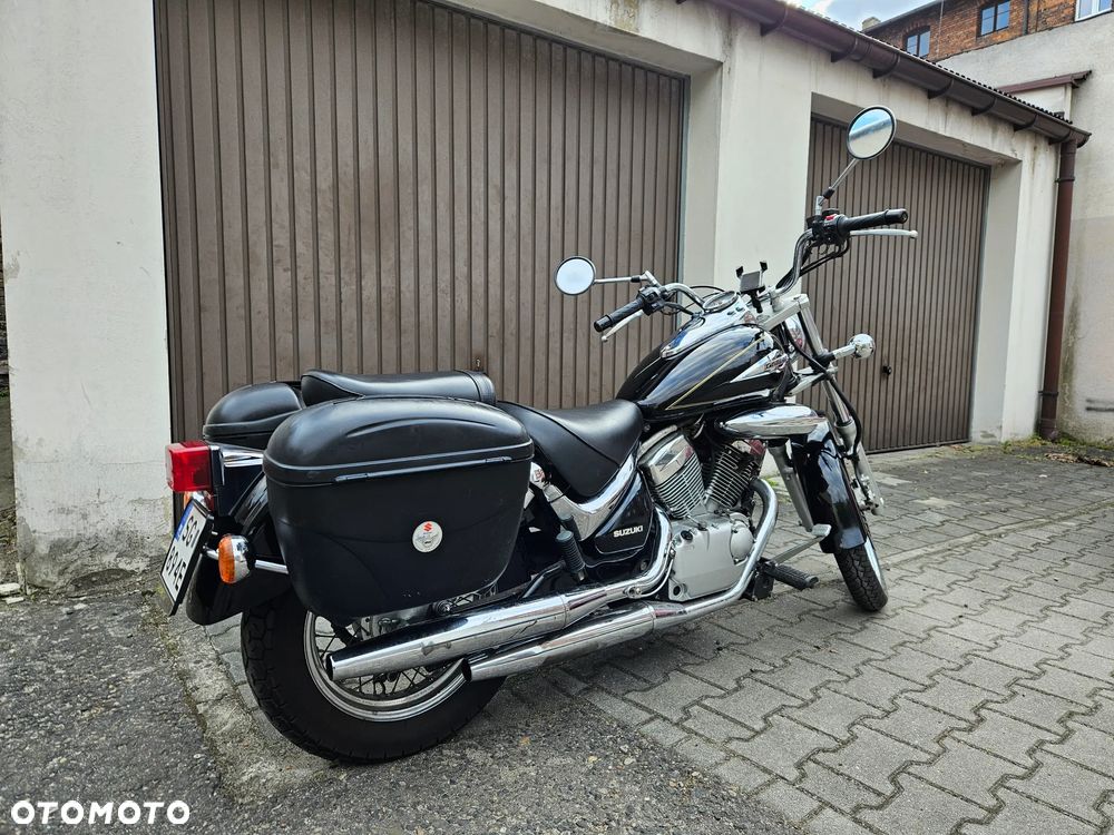 Suzuki Intruder - 11