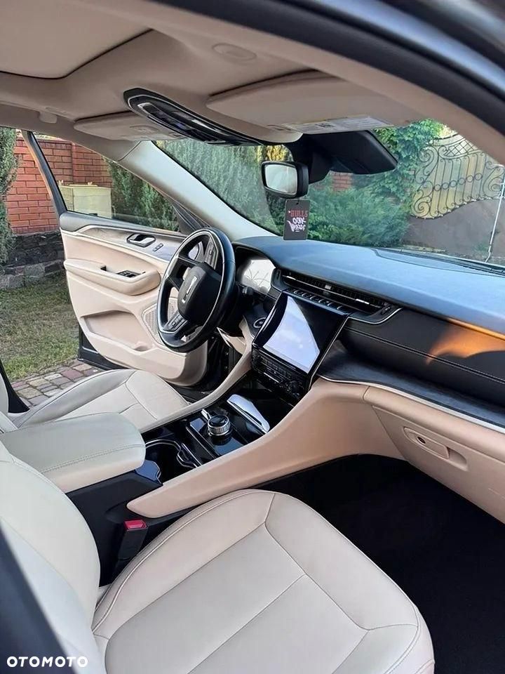 Jeep Grand Cherokee - 14
