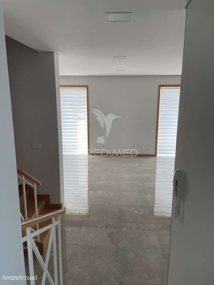 ARRENDAMENTO - Casa Geminada - 4 Quartos - Grande imagem: 5/23