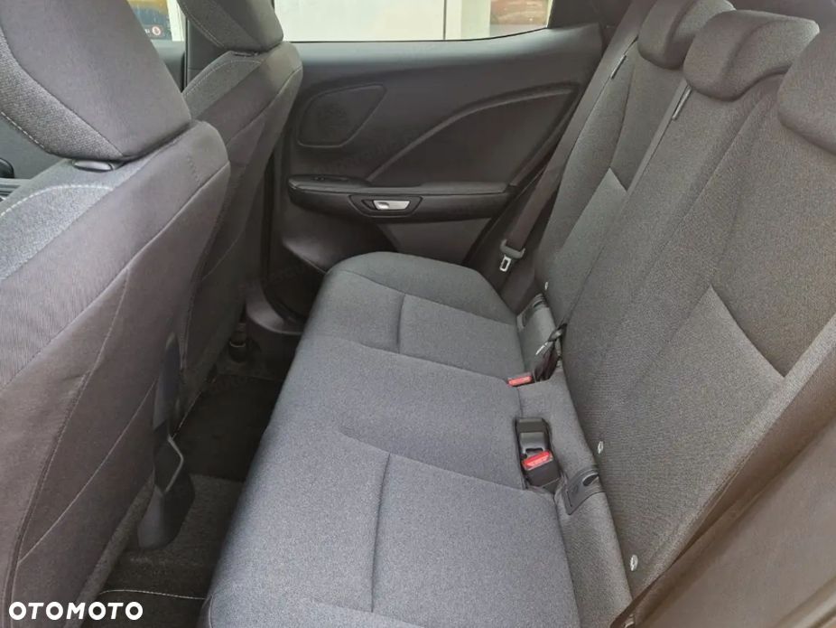 Lexus LBX 1.5 Hybrid - 11