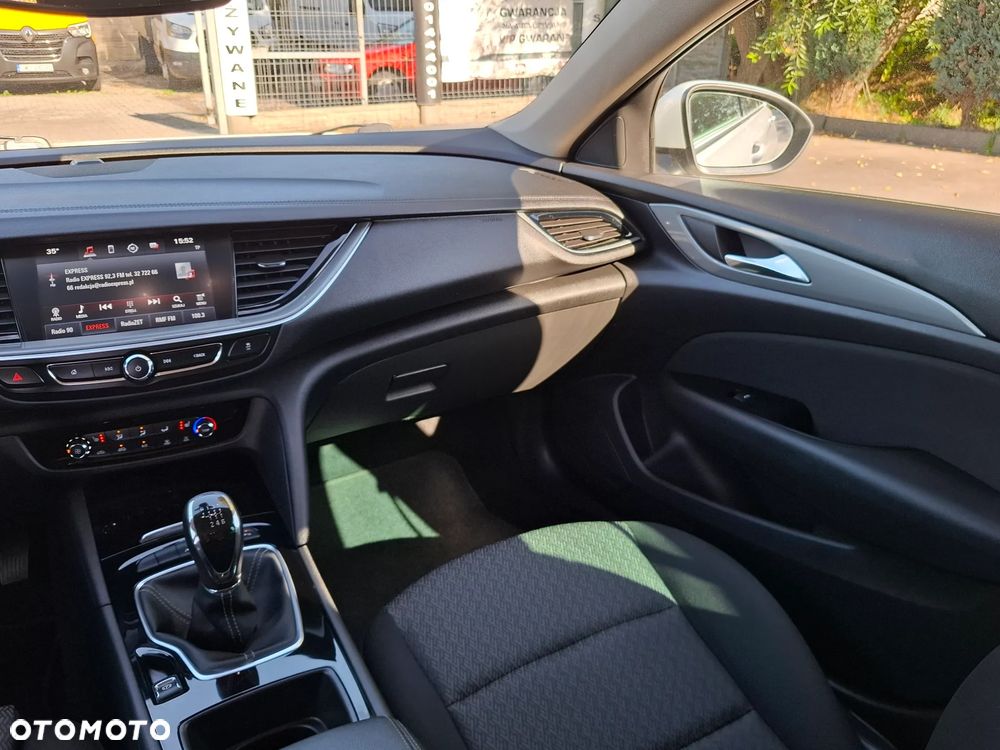 Opel Insignia - 22