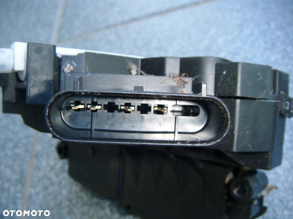 ford fiesta mk7 zamek drzwi prawy przód am5a-u21812-be - 3