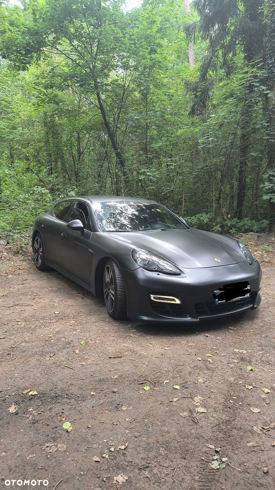 Porsche Panamera - 1