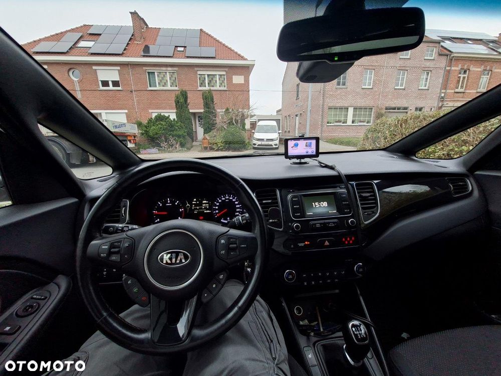 Kia Carens 1.7 CRDi L 7os - 8