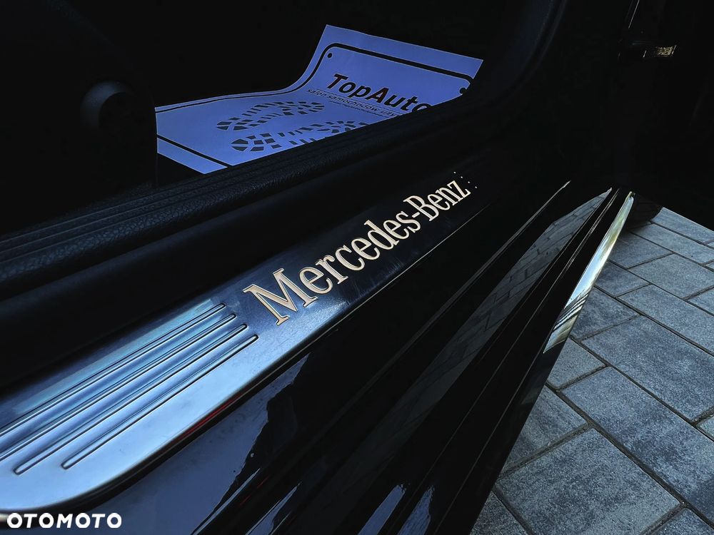 Mercedes-Benz Klasa C 450 AMG 4Matic T 7G-TRONIC - 24