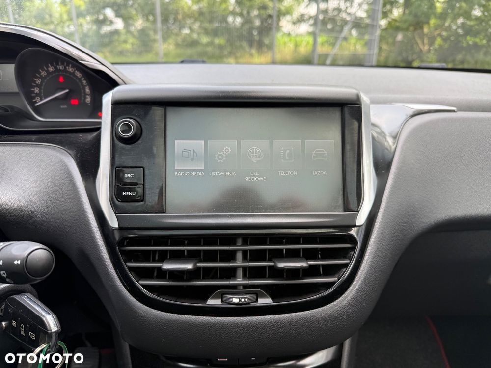 Peugeot 208 - 16