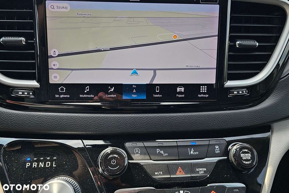 Chrysler Pacifica - 16