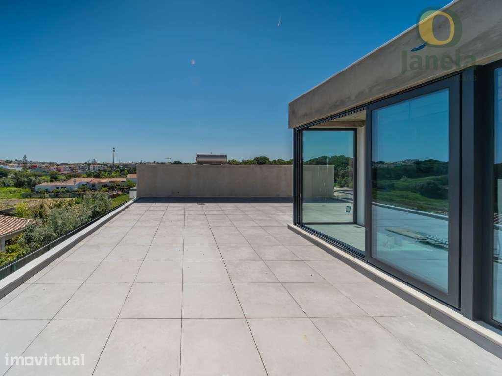 Moradia T3+1 Contemporânea com Piscina Privada, Gambelas - Faro - Grande imagem: 3/16
