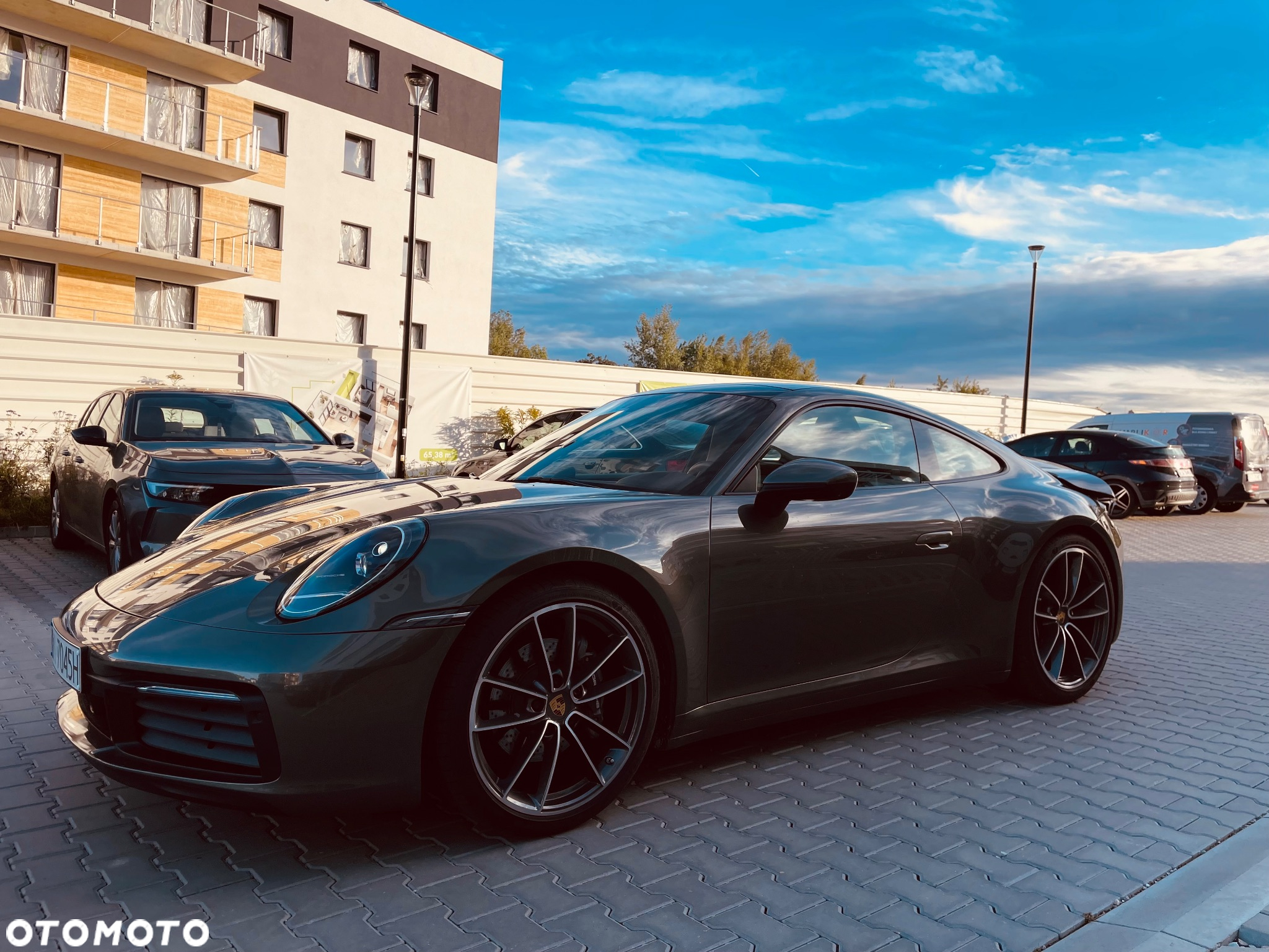 Porsche 911 Carrera - 8