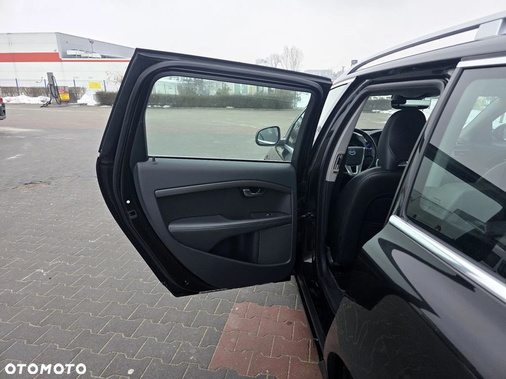 Volvo V70 D3 Summum - 9