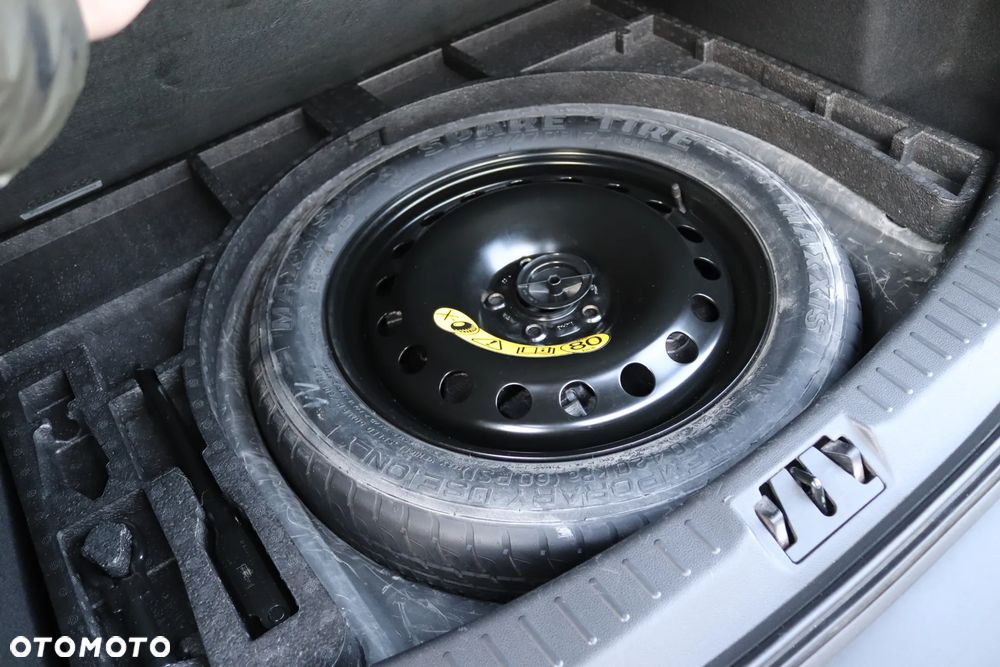 Ford Kuga 2.0 TDCi 2x4 Business Edition - 26