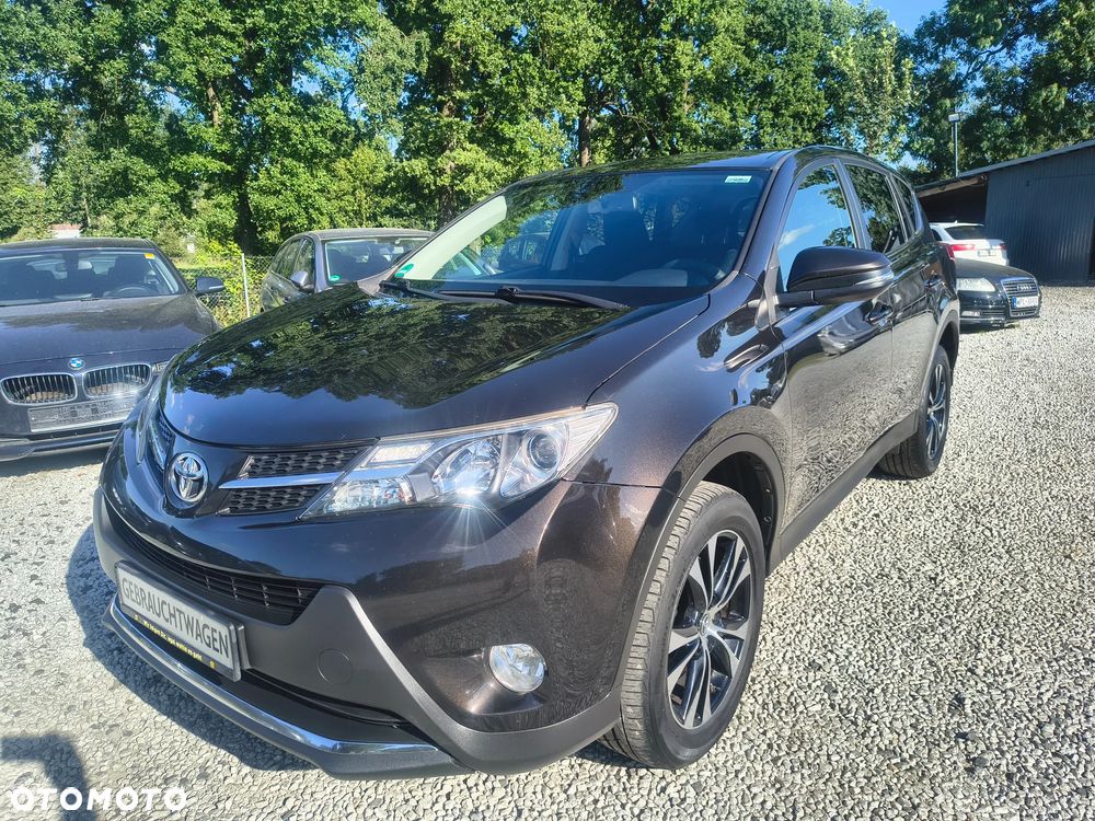 Toyota RAV4 2.2 D-4D 4x4 Automatik Edition - 2