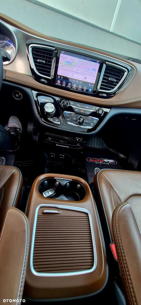Chrysler Pacifica - 22