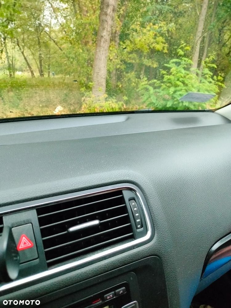 Volkswagen Jetta 1.6 TDI Comfortline - 13
