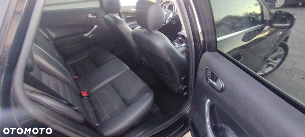 Ford Mondeo - 17