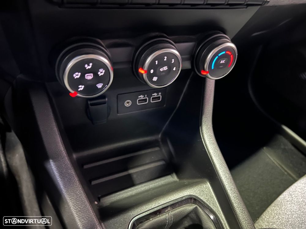 Renault Clio 1.0 TCe Evolution - 23