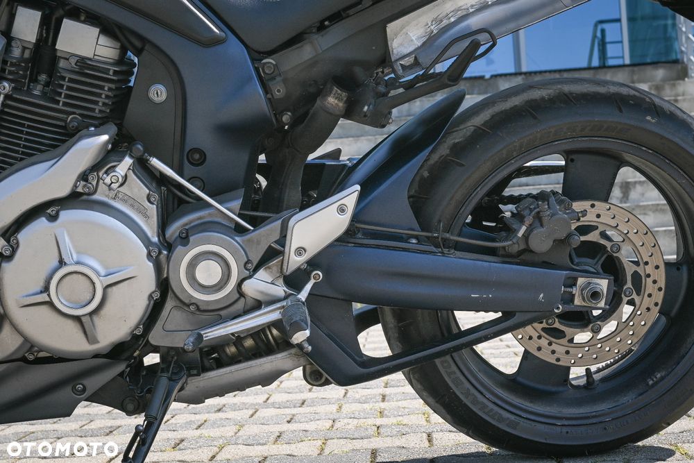 Yamaha MT - 5