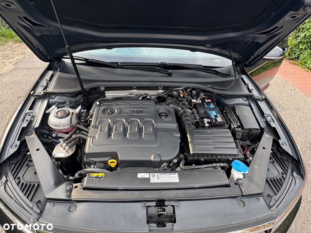 Volkswagen Passat 2.0 TDI SCR DSG Highline - 24