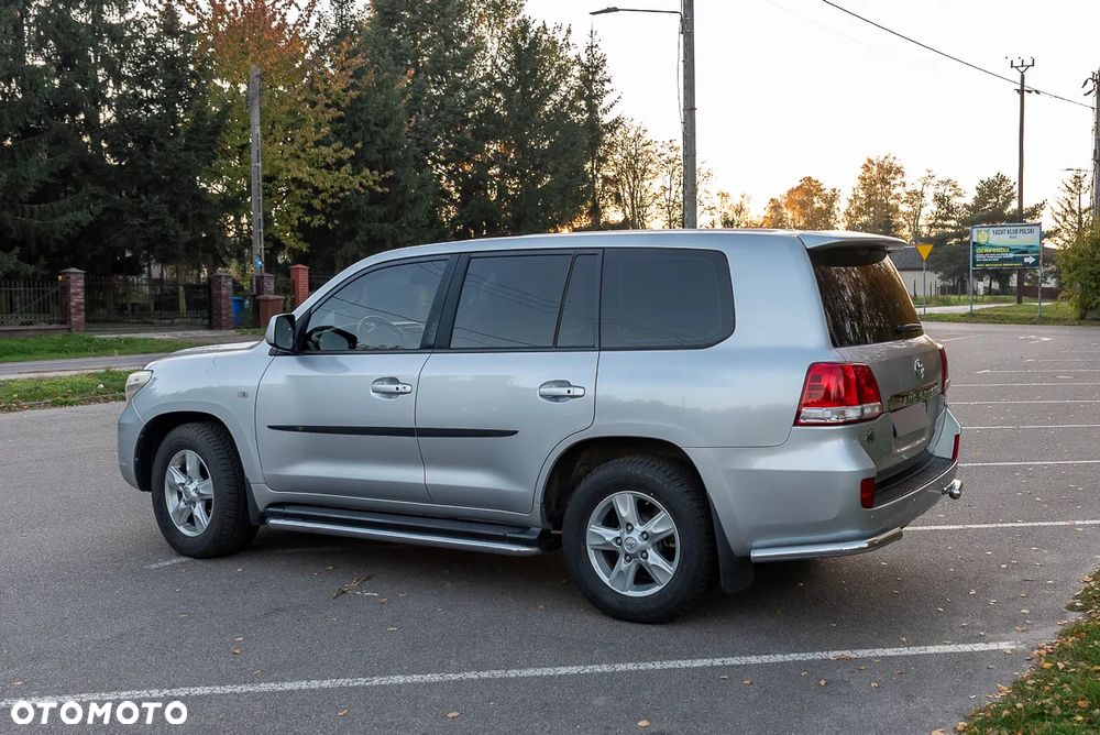 Toyota Land Cruiser - 6