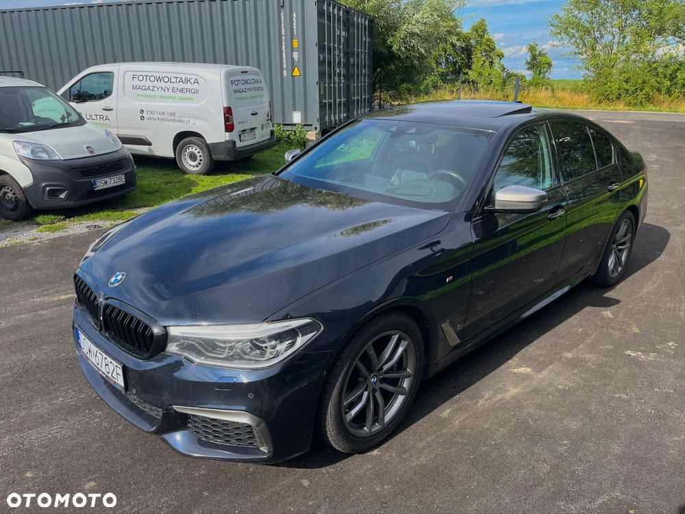 BMW Seria 5 M550i xDrive - 1