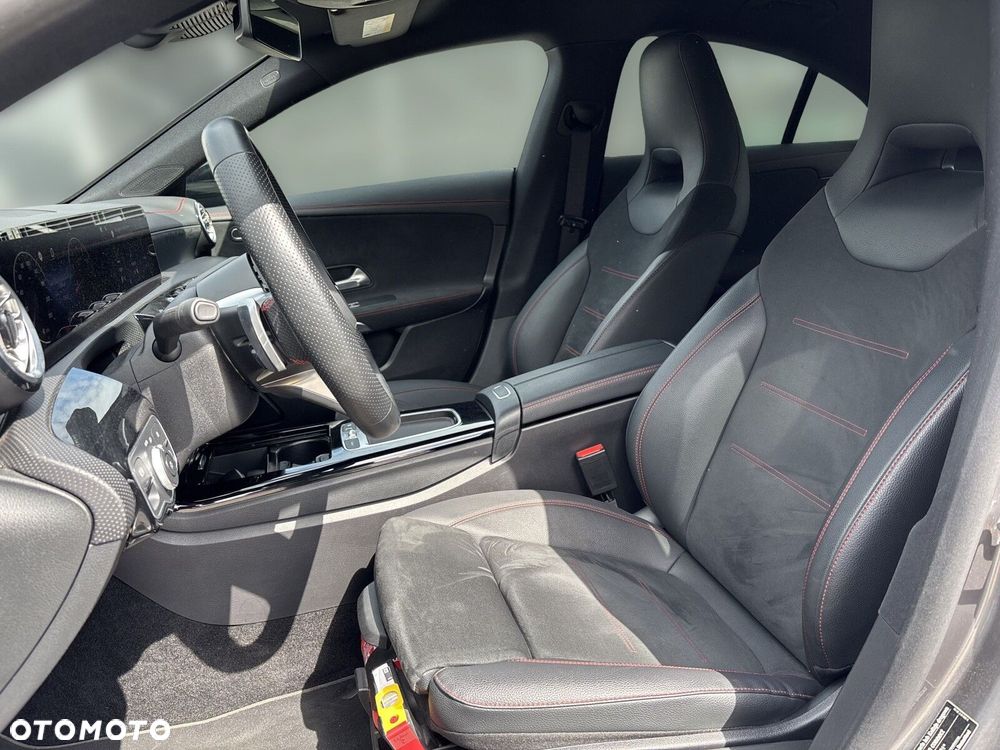 Mercedes-Benz CLA - 16