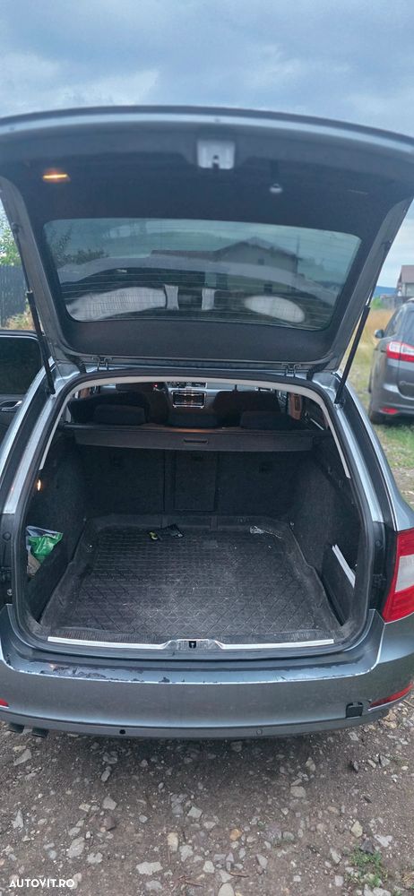 Skoda Superb 1.6 TDI FAMILY - 19