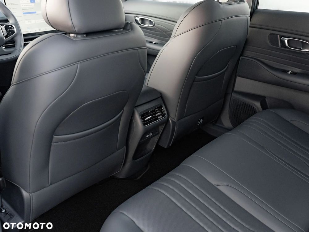 Geely Starray EM-i 1.5 PHEV Pro - 16