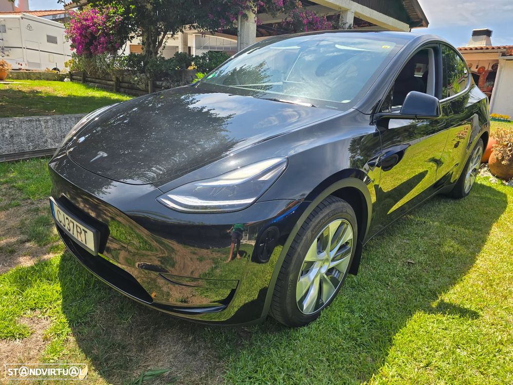 Tesla Model Y - 1