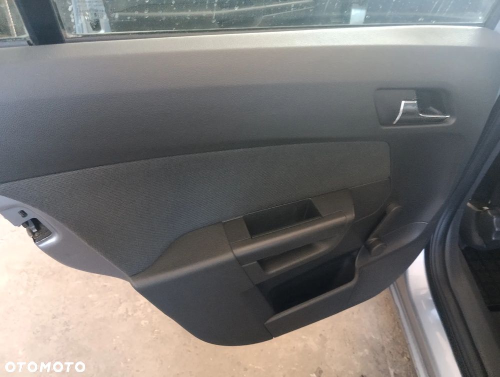 Opel Astra 1.6 Cosmo - 18