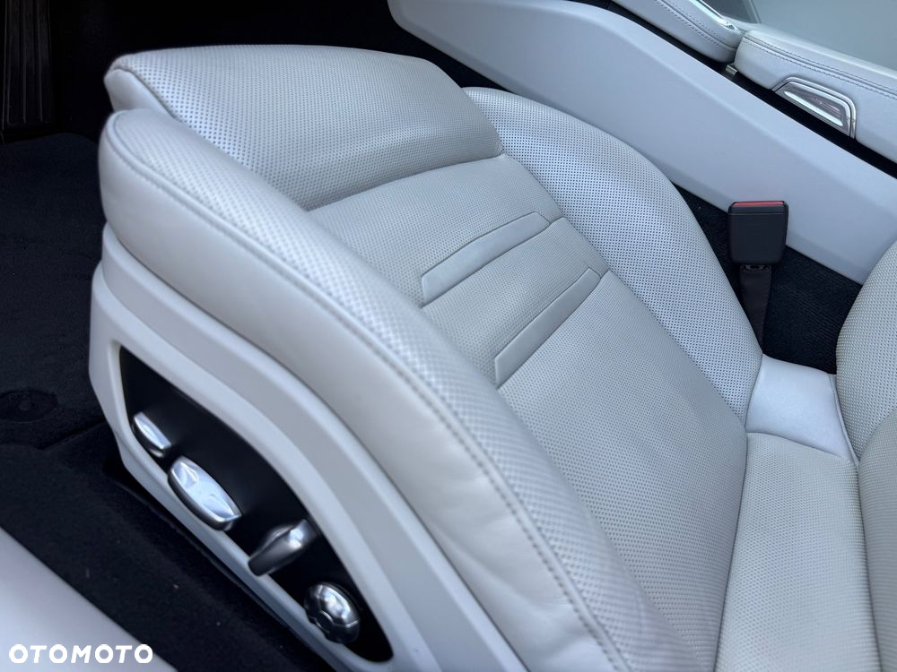 Porsche Panamera 4 Executive - 36