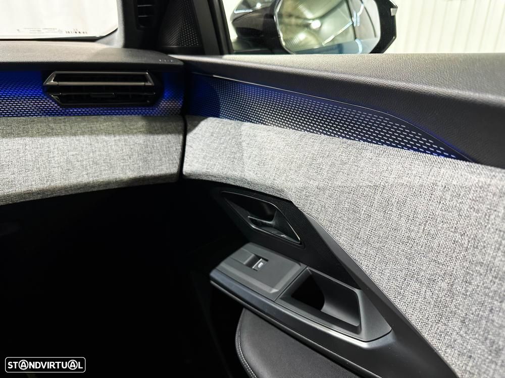 Peugeot E-3008 73 kWh Allure - 32