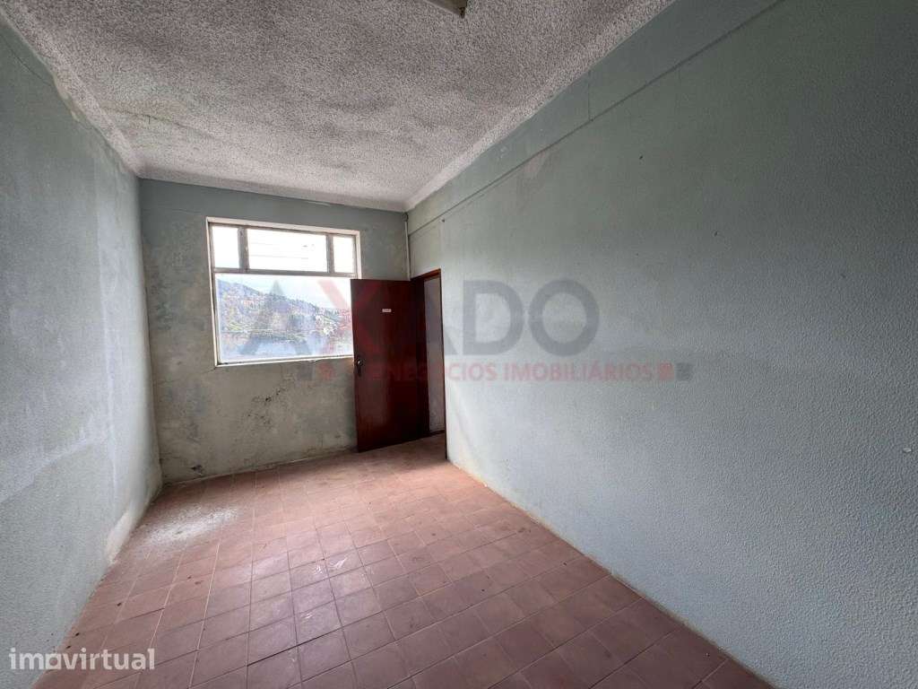 Loja Comercial em Seia - Excelente Localização. - Grande imagem: 5/7