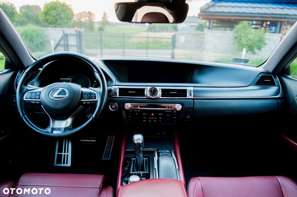 Lexus GS - 10