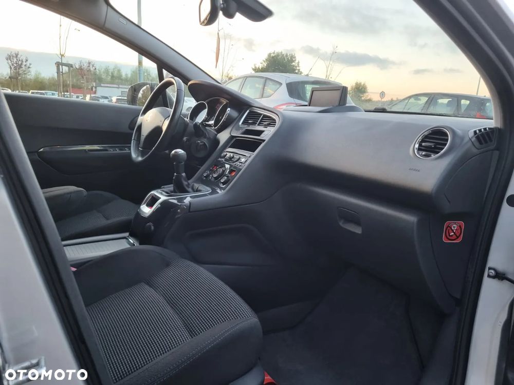 Peugeot 5008 - 9