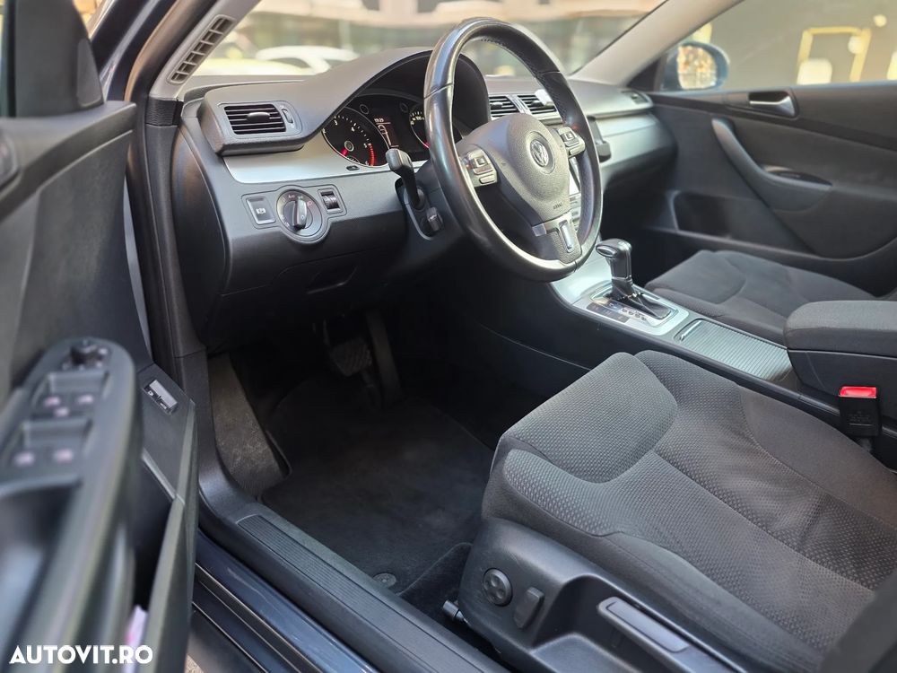 Volkswagen Passat 2.0 TDI DSG Comfortline - 12