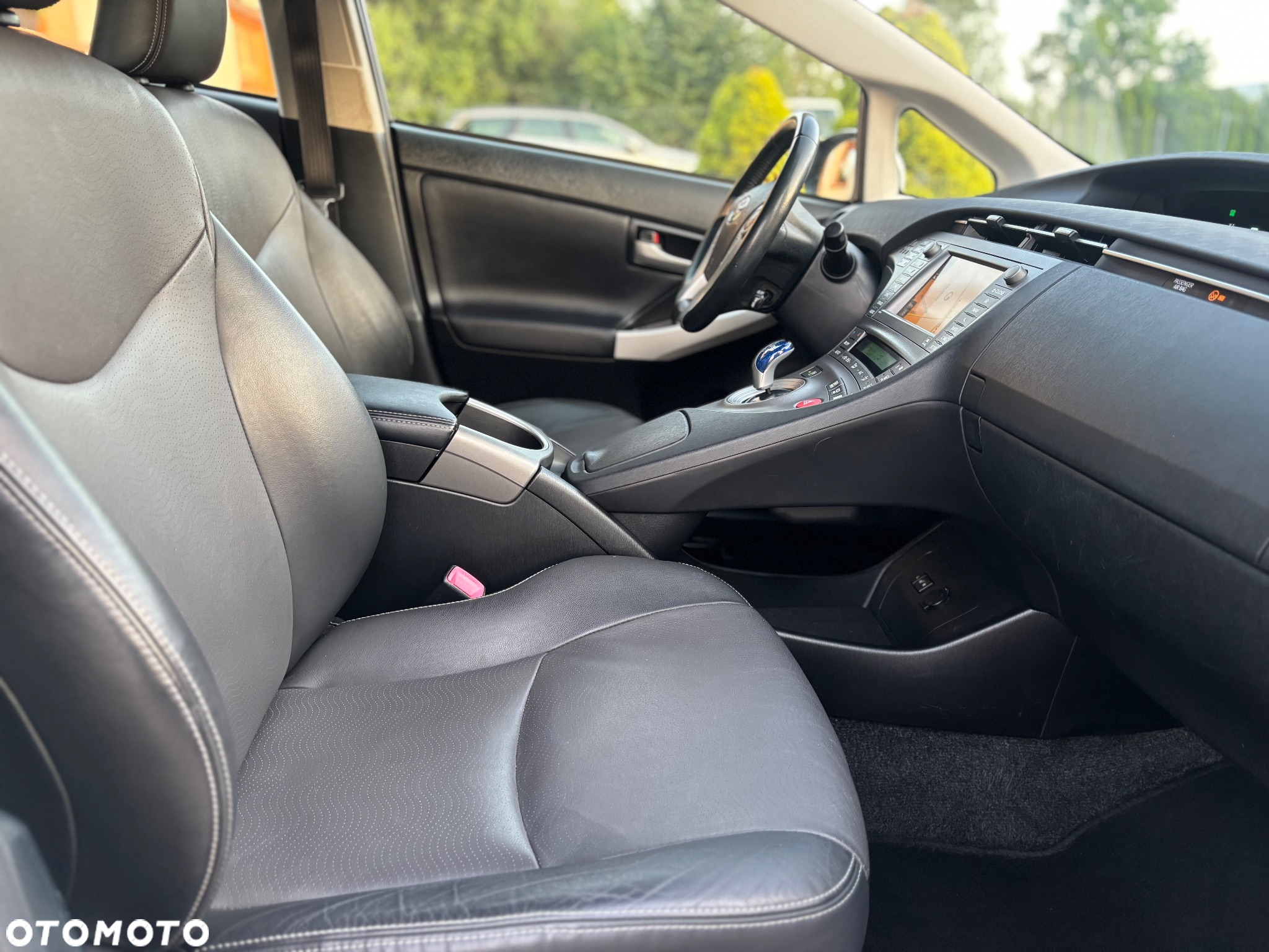 Toyota Prius 1.8 HSD Prestige - 36