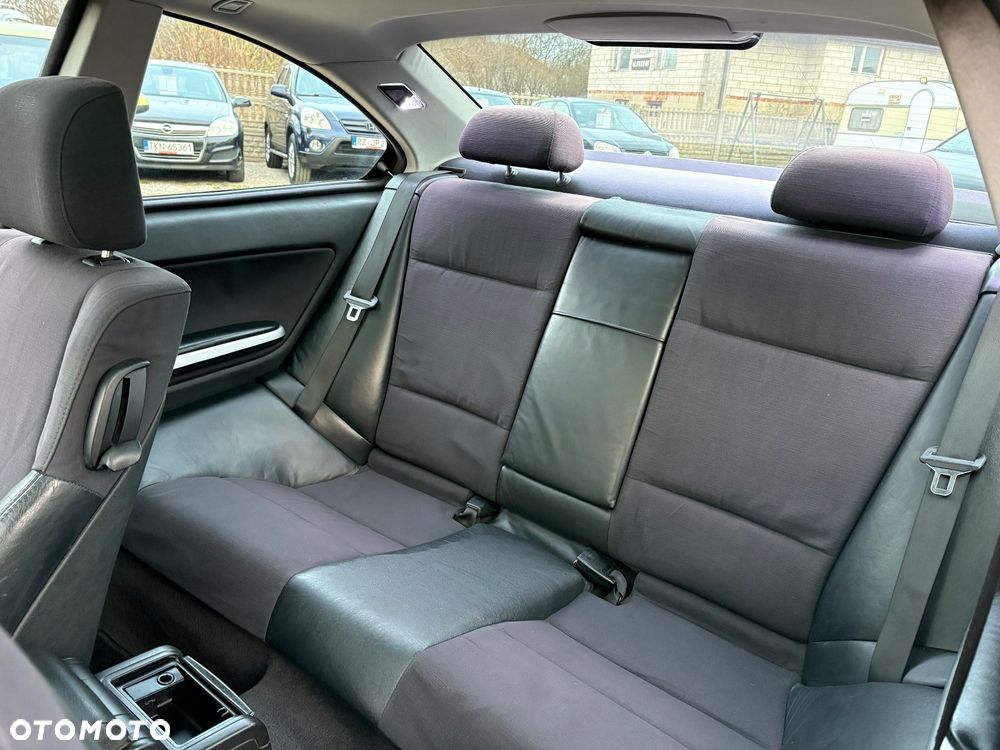 BMW Seria 3 323i - 25