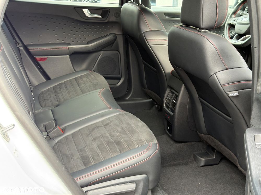 Ford Kuga 2.5P PHEV FWD ST-Line X - 34