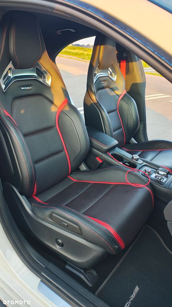 Mercedes-Benz CLA AMG 45 4-Matic - 8
