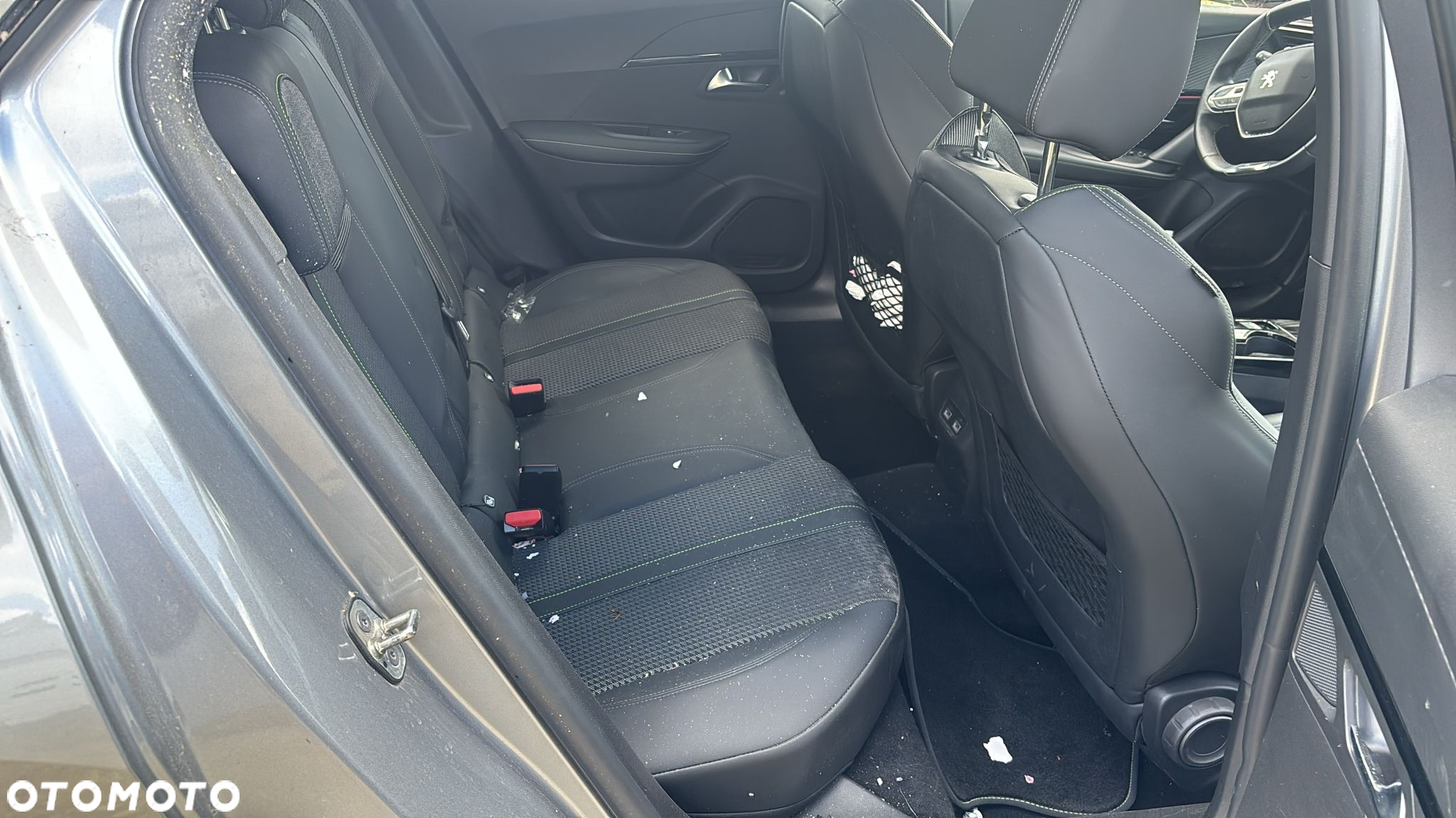 Peugeot 2008 PureTech 130 EAT8 GT Pack - 7