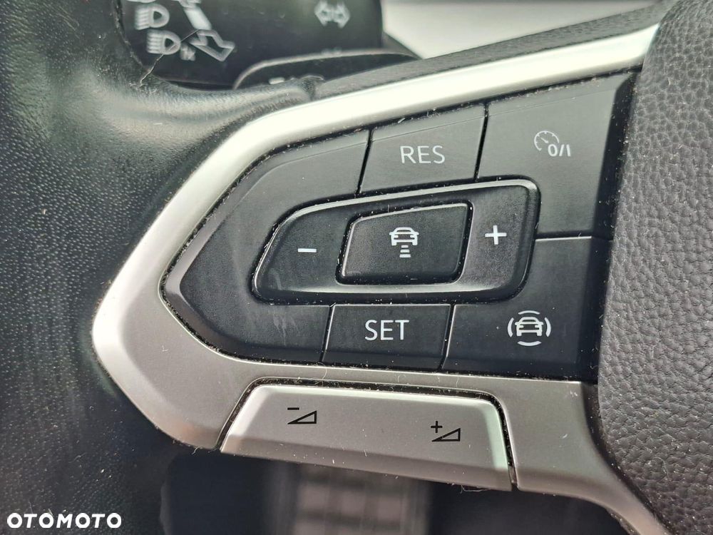 Volkswagen Golf Variant 1.5 eTSI EVO Style DSG - 21