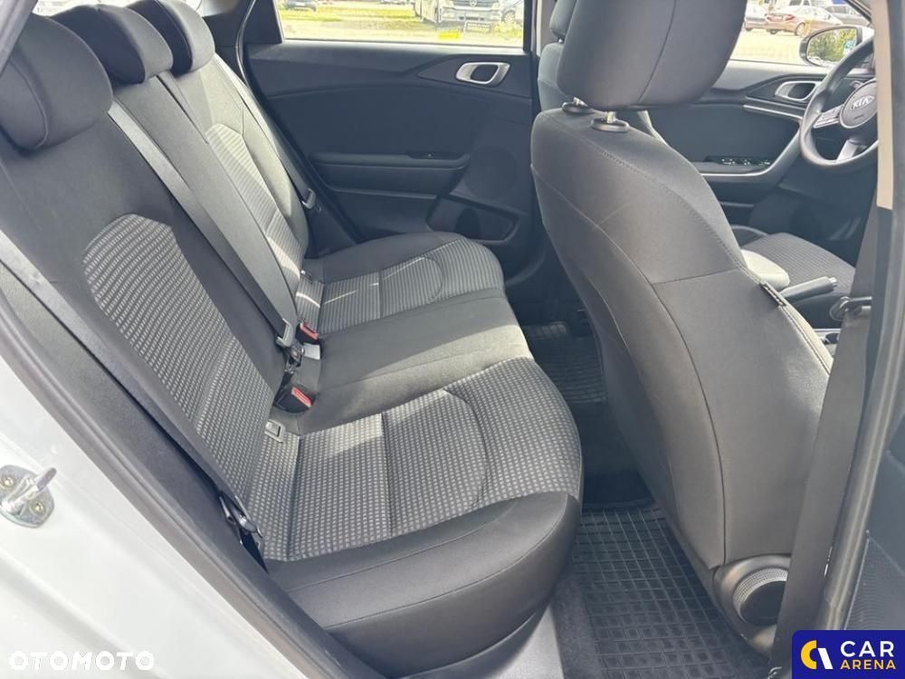 Kia Ceed - 23