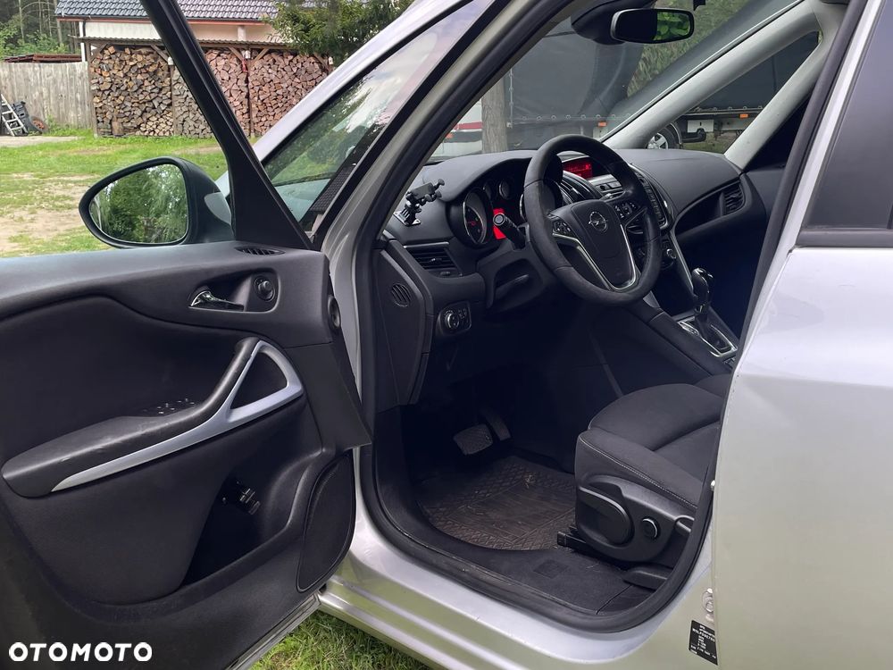 Opel Zafira - 10