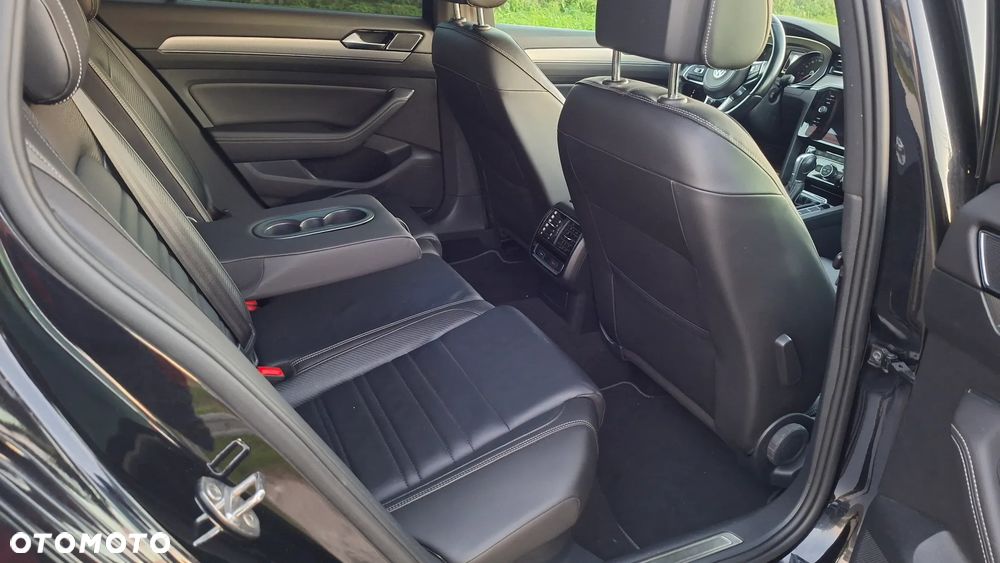 Volkswagen Passat - 19