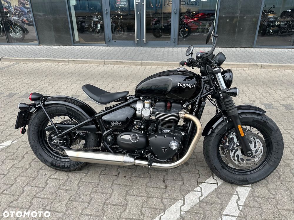 Triumph Bonneville Bobber - 4