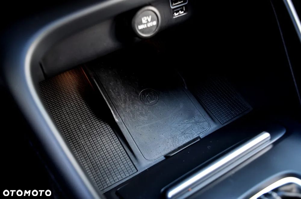 Volvo XC 40 T3 R-Design - 33