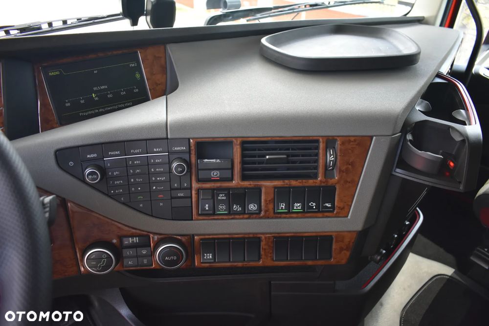 Volvo FH 500// MAŁY PRZEBIEG 680.000 km !! //  FULL LED // HYDRAULIKA HYVA // NAVI // PTO // - 30