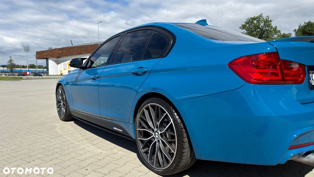 BMW Seria 3 335i xDrive Sport-Aut - 11