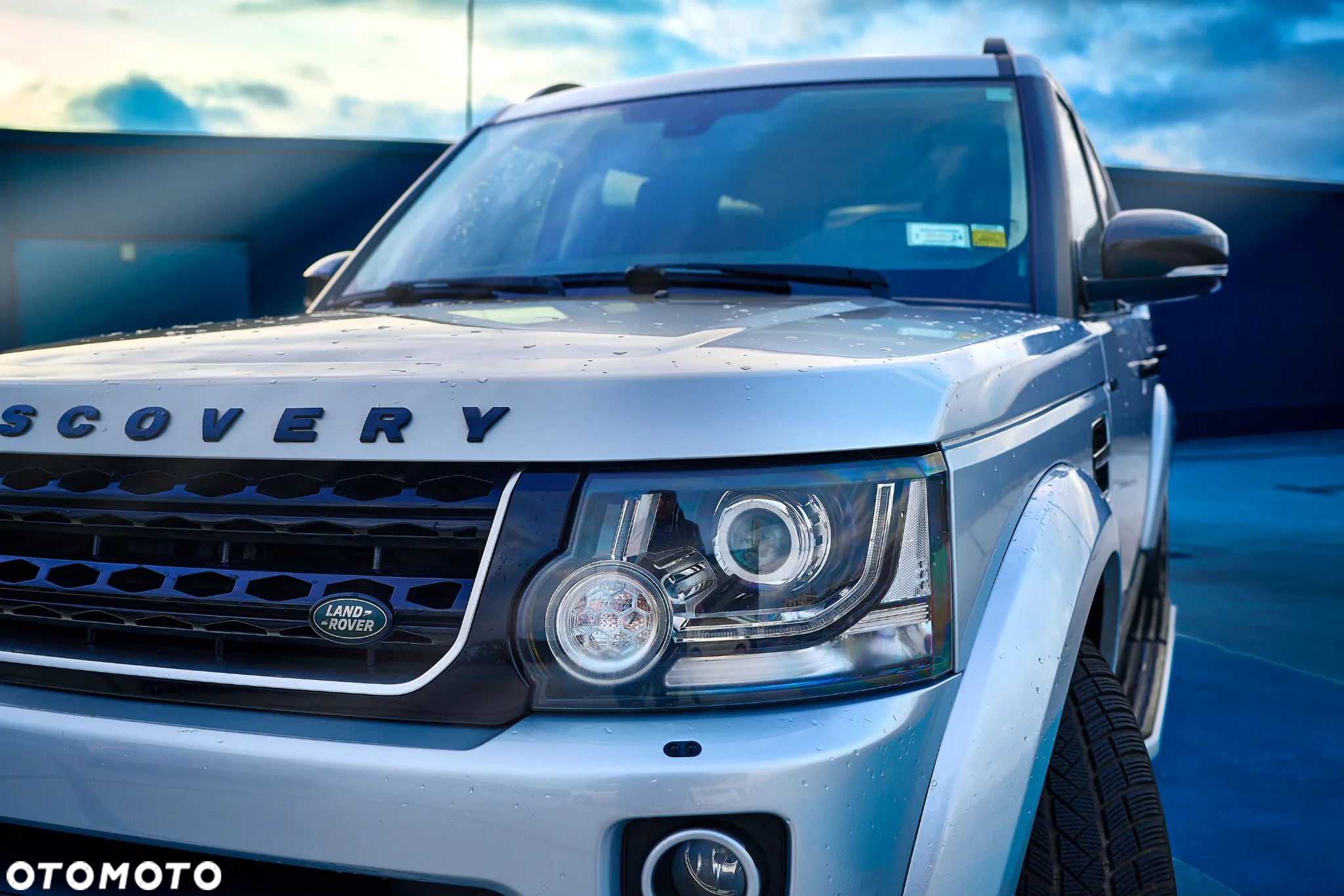 Land Rover Discovery IV 3.0 V6 SC HSE